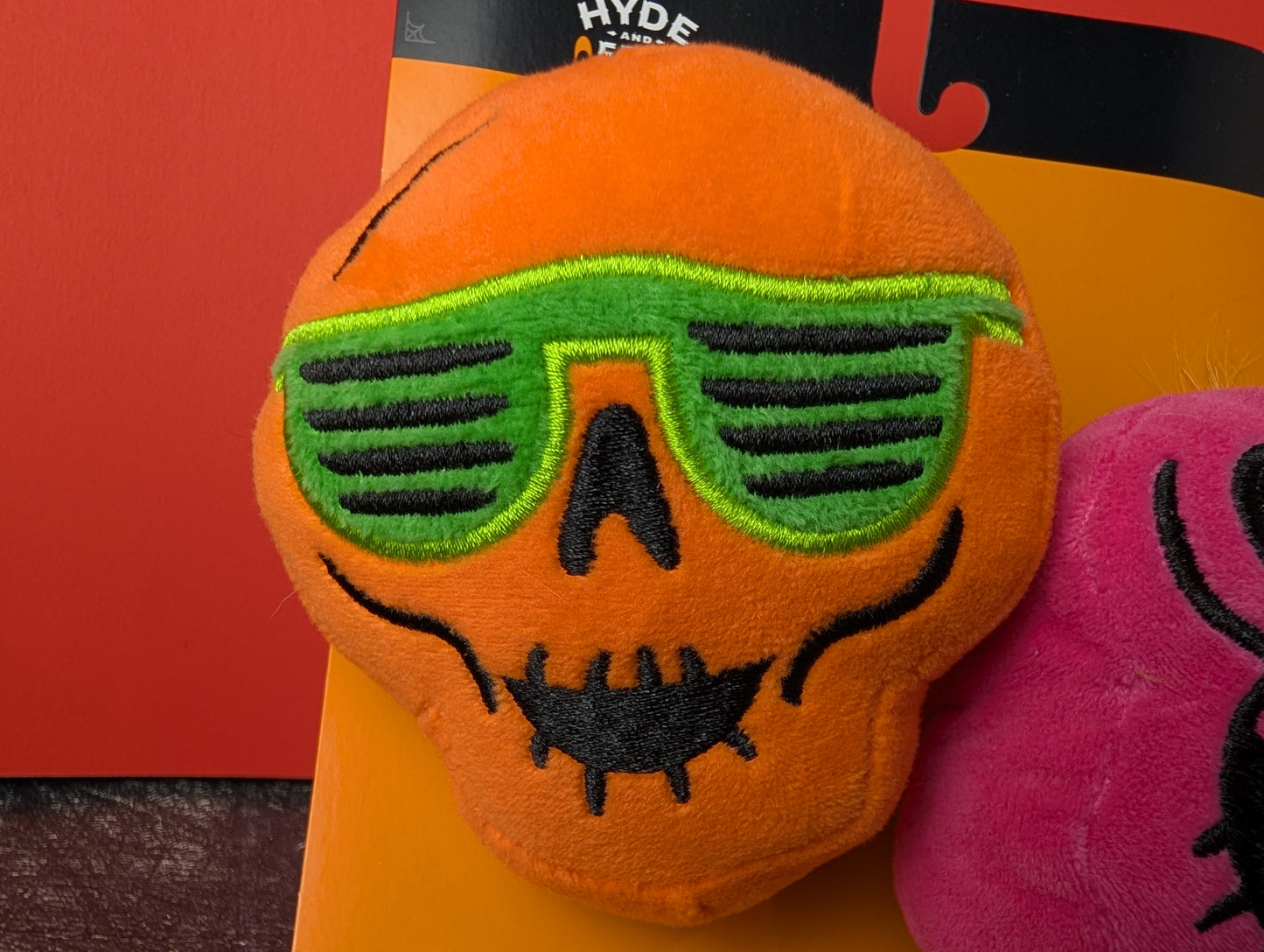 Hyde and Eek skulls- 2 toy set